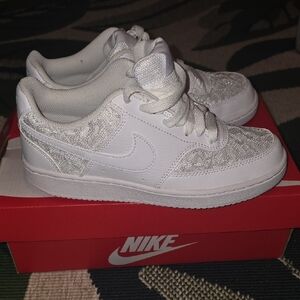 Nike LACE TYPE Court VISON Lo